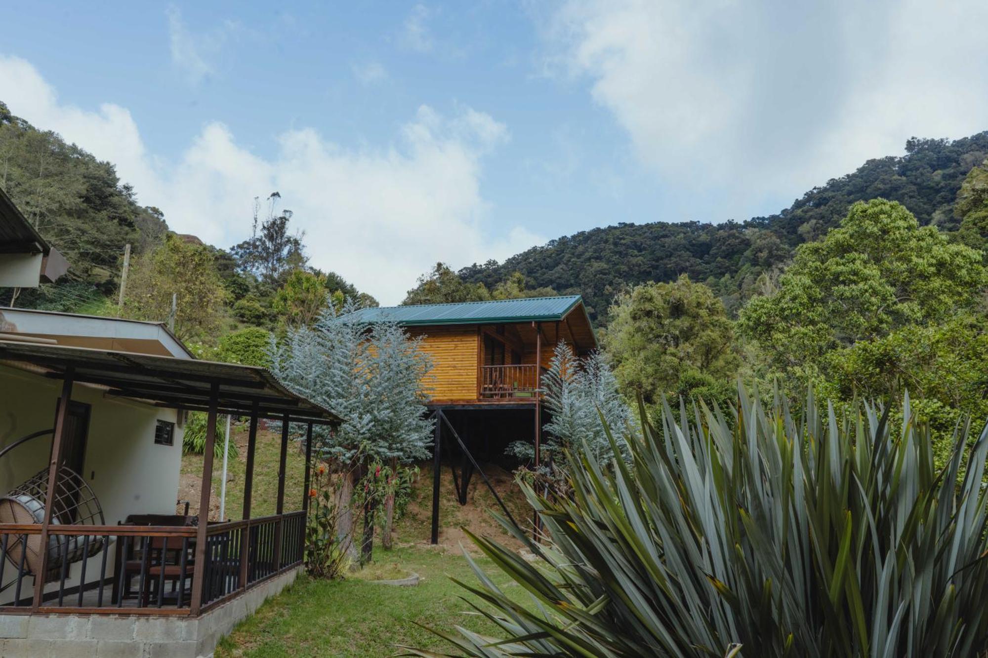 Cabinas El Quetzal San Gerardo de Dota Exterior photo